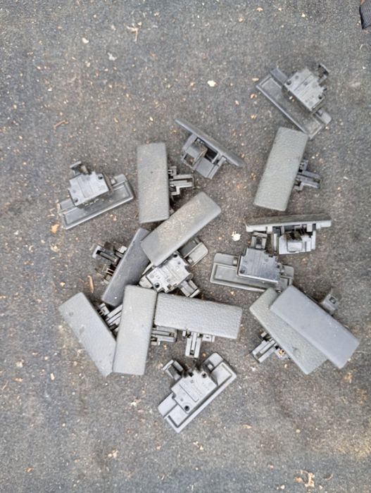 Suzuki Swift MK 7 zamek schowka