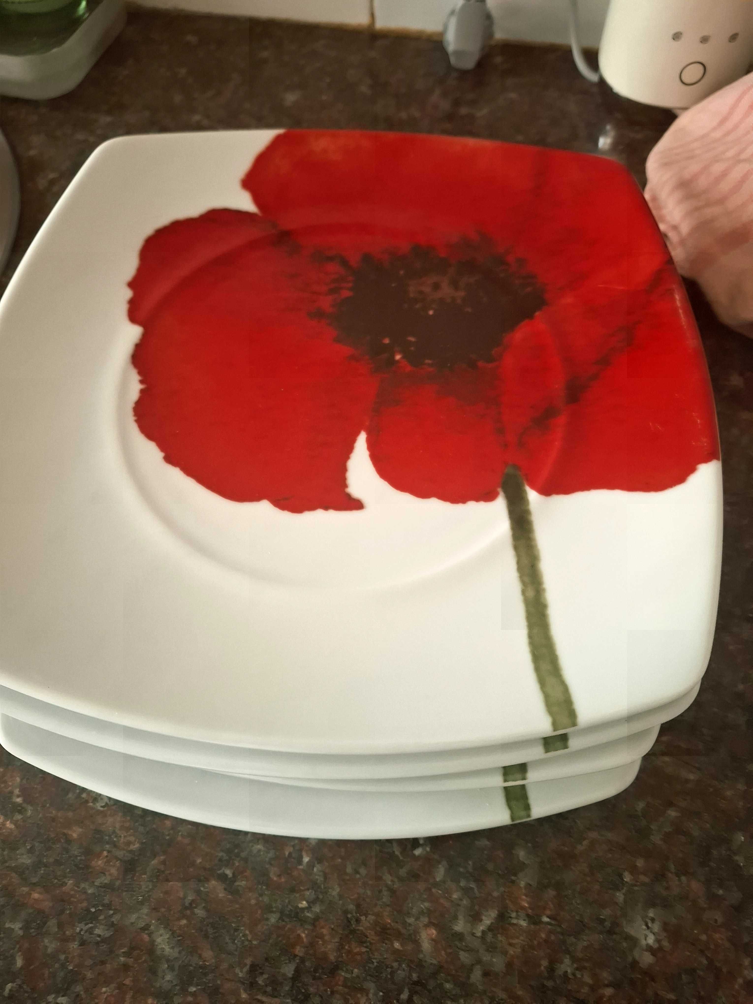 Pratos de porcelana