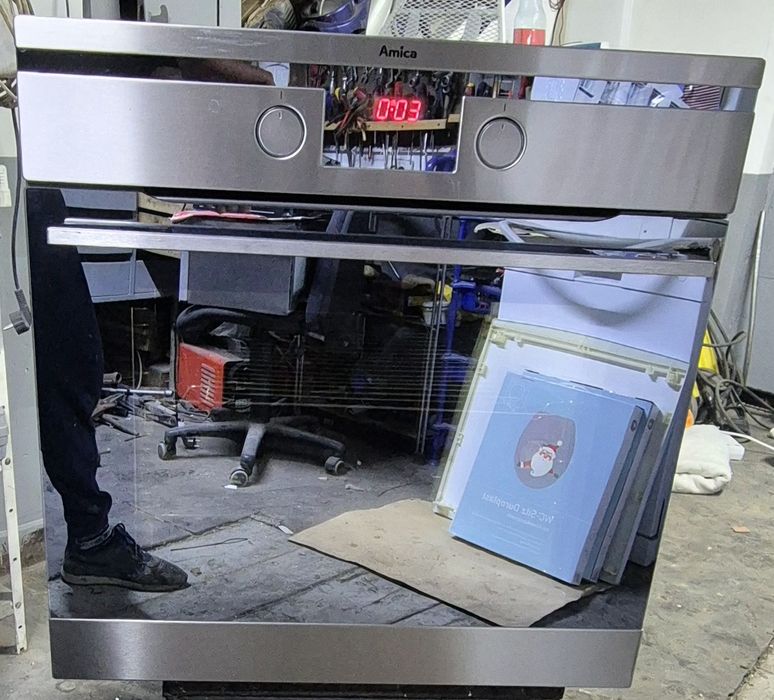 Духовка врізна AMIKA