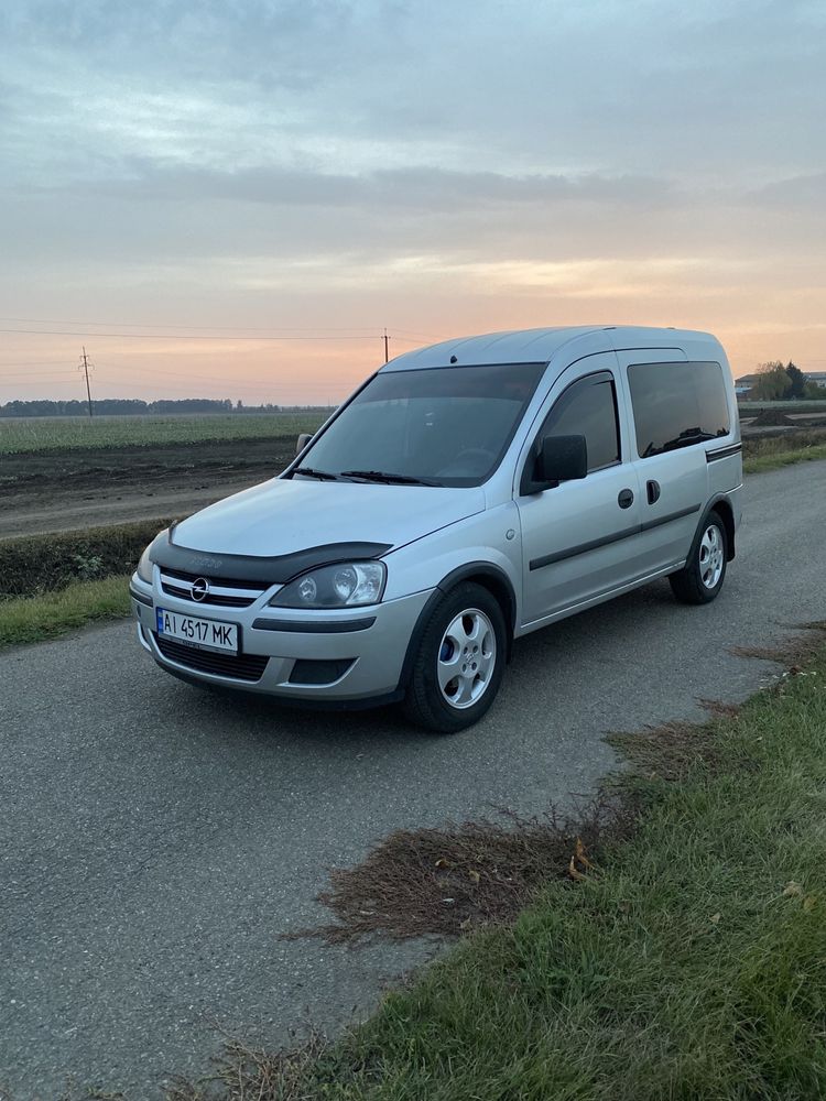 Автомобіль OPEL COMBO