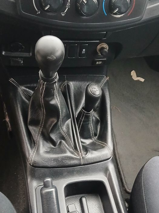 Toyota Hilux Ano 2015/4