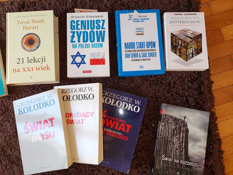 Świat na rozdrożu Marcin Popkiewicz