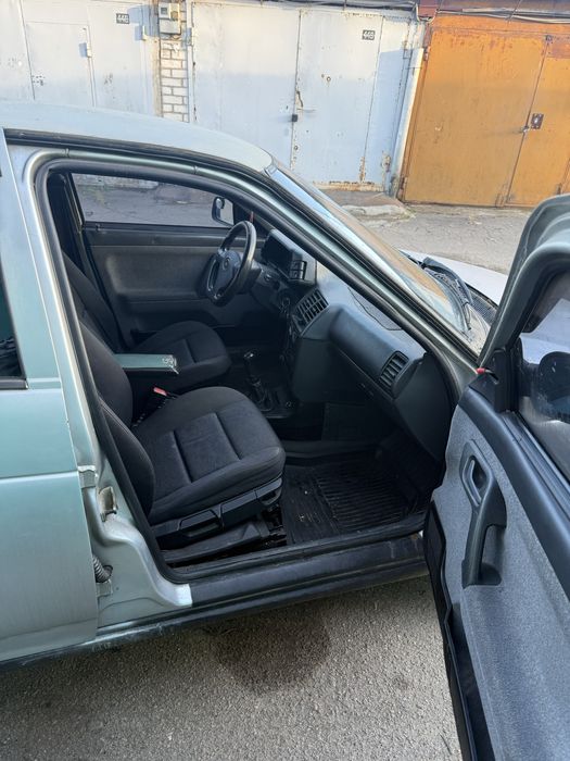 Ваз 2112 1.6 8кл в хорошому стані