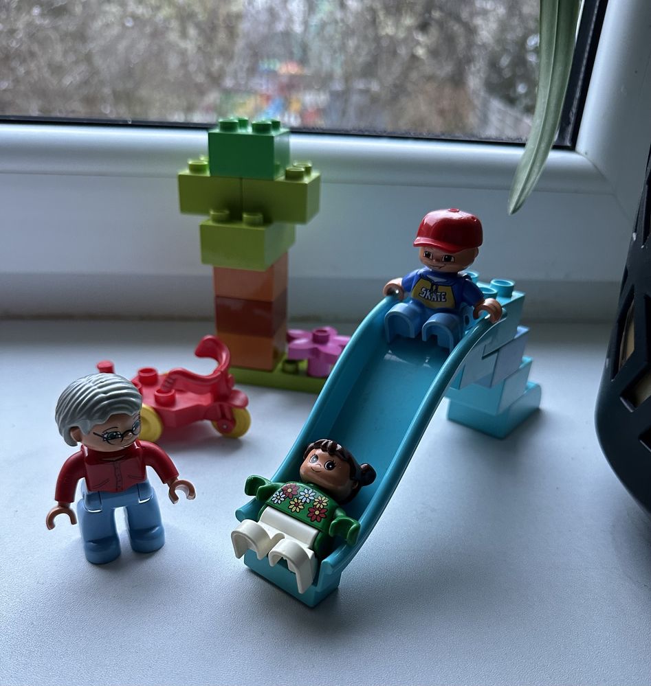 Klocki Lego duplo spacer z babcią rower zjeżdżalnia budowlane