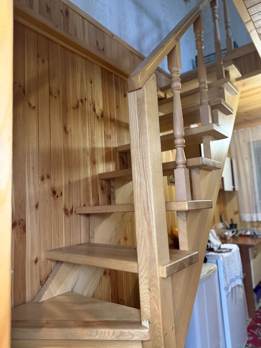 Дача з будинком в тихому місці