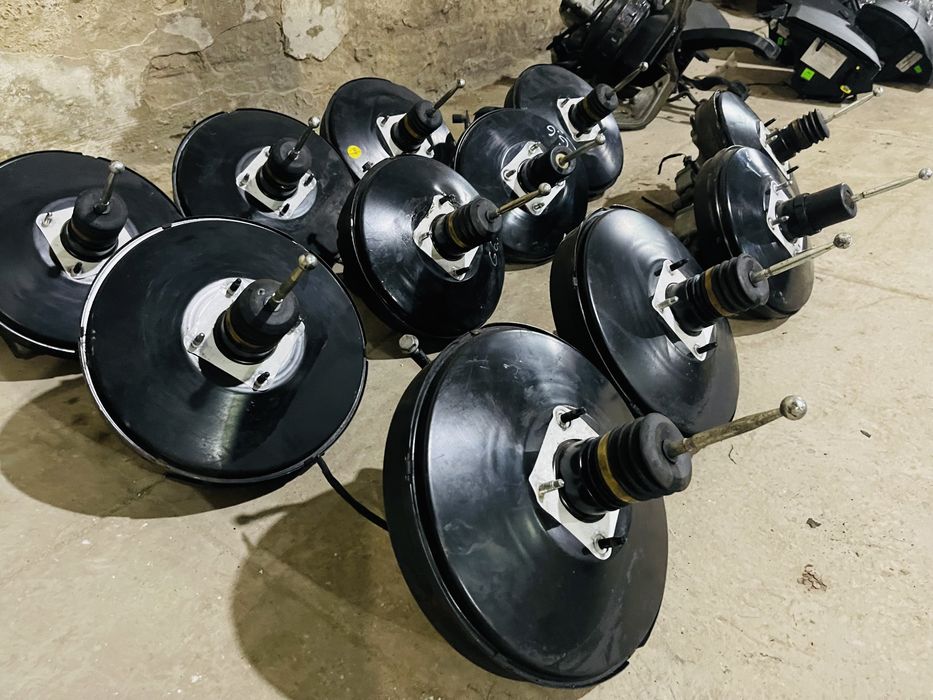 Вакуумний усилитель пассат Б6 Тормозной вакуум Passat B6 caddy 3