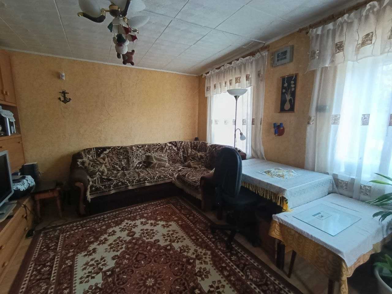 Продаж будинку в районі к-ру "Мир", по вул. Різдвяна