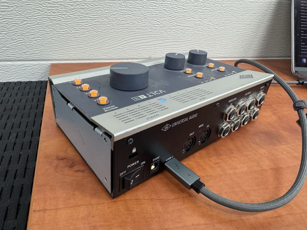 Uad universal audio volt 476 defekt okazja najtaniej solo 2 nowy 1240