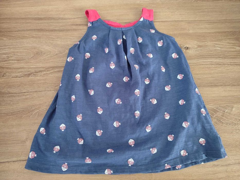 Vestido de alças, com motivo marinho, para bebé