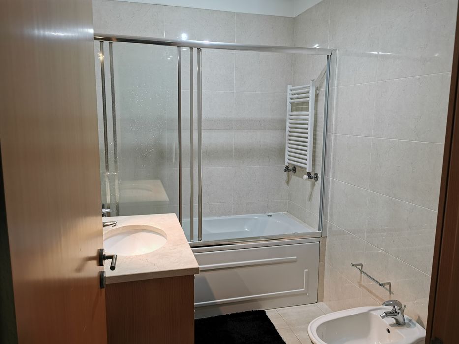 Alugo T3 em Rio Covo Santa Eugénia