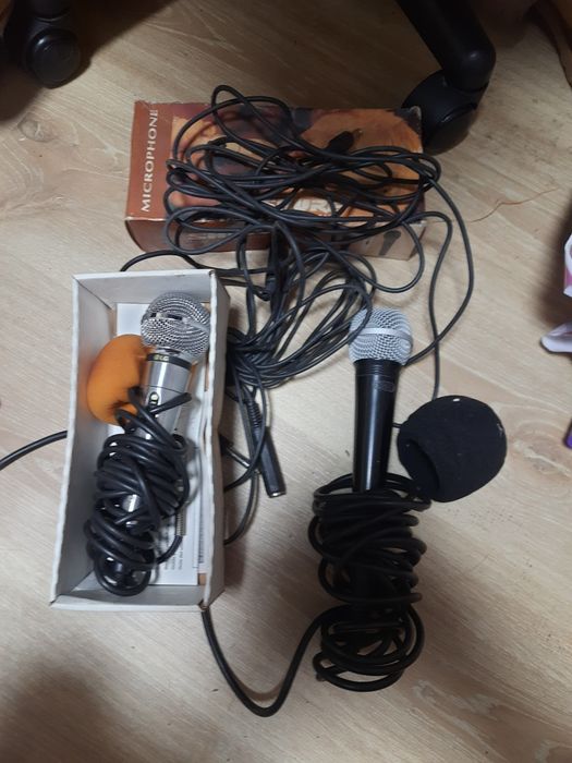 Пара микрофонов для Караоке.