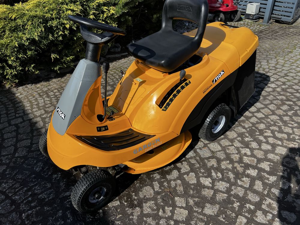 Traktorek Stiga Garden Hydro 13,5 hp