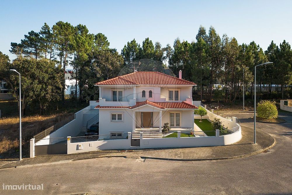 Moradia T4 para arrendamento