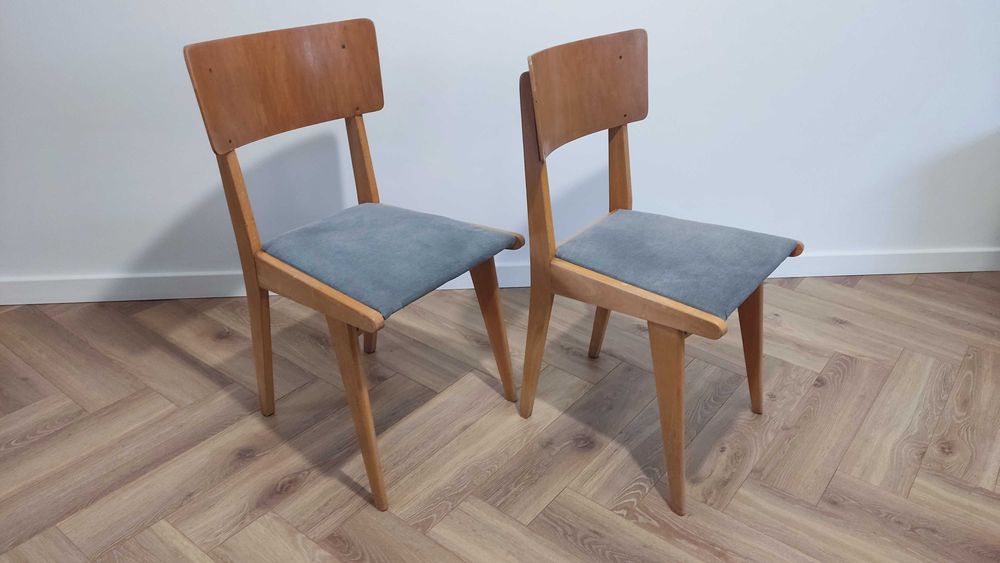 2 krzesła drewniane, szare obicie