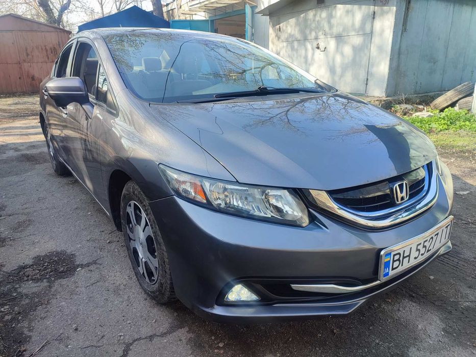 Продам Honda Civic hybrid 2015 г