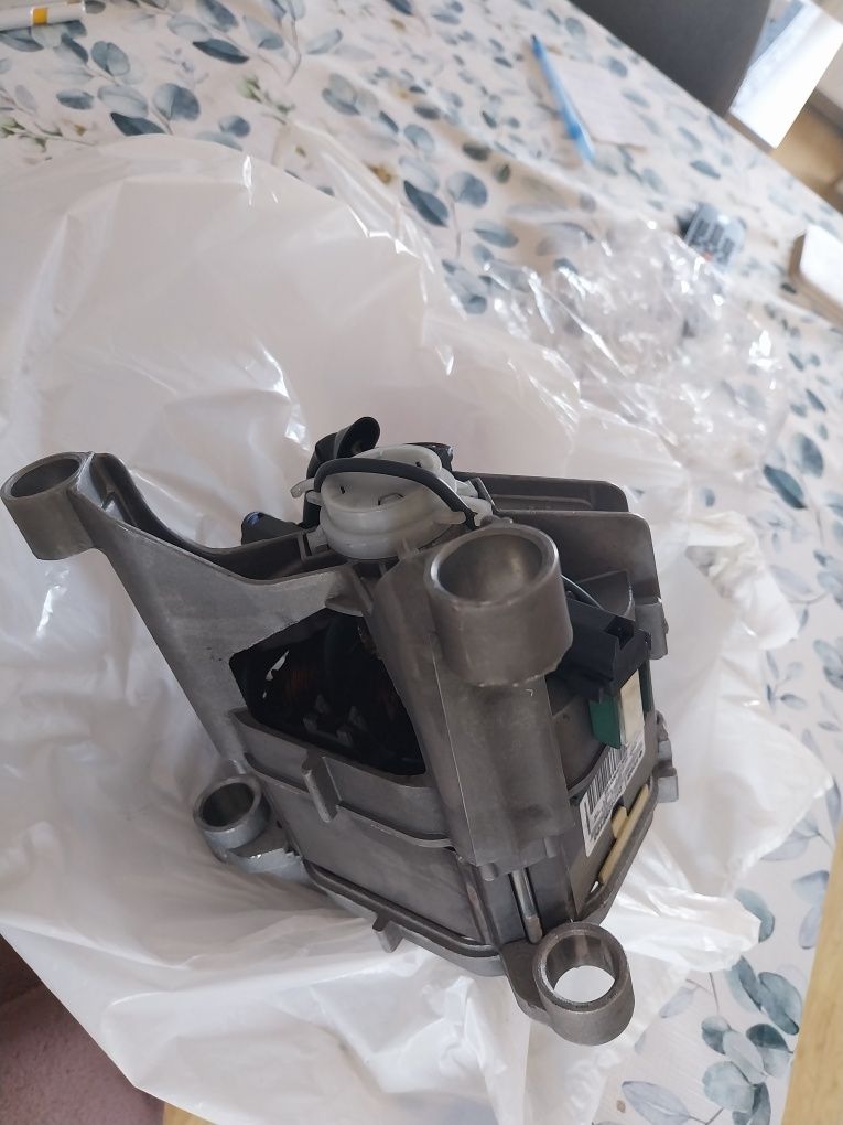 Sprzedam silnik do pralki automatycznej Beko WMB61242PT