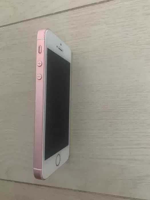iPhone SE rosa (+ capa de silicone)