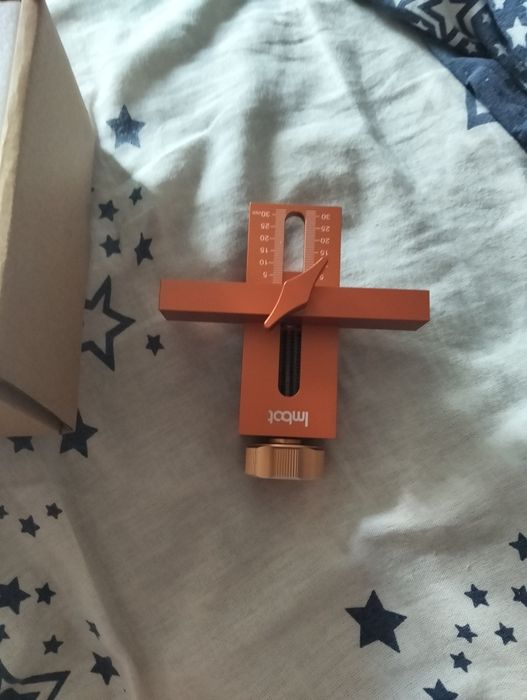 Помічник для меблі.