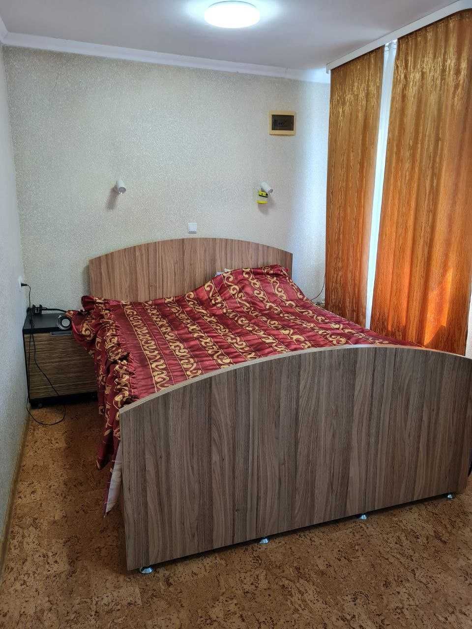 ПРОДАМ  цегляний  БУДИНОК в р-ні зупинки  Козацька. 60000 евро