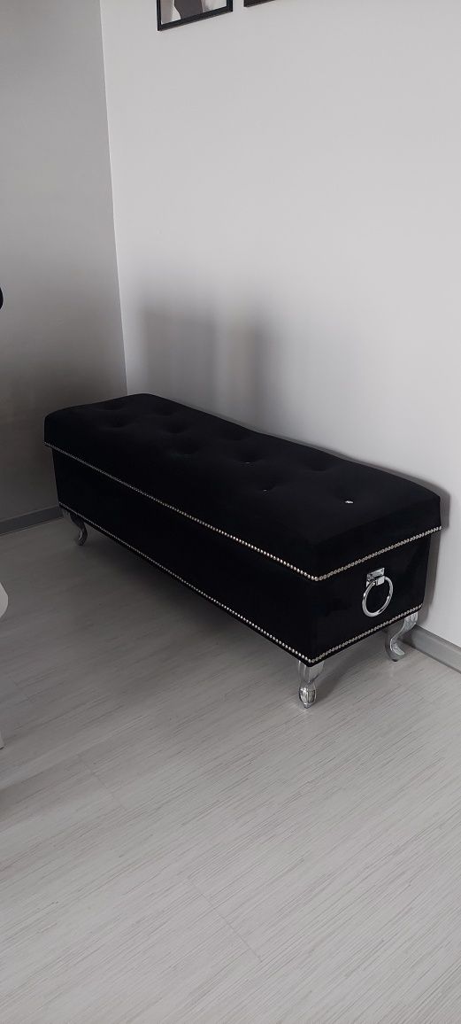 Czarna pufa glamur schowek kołatka kryształy. 120x40