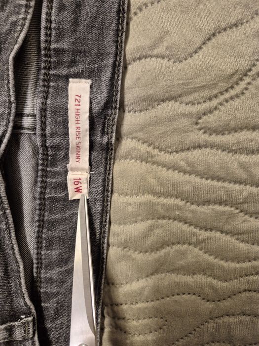 Spodnie damskie jeans Levis 44 w16 skiny bdb dla wysokiej szaro czarne