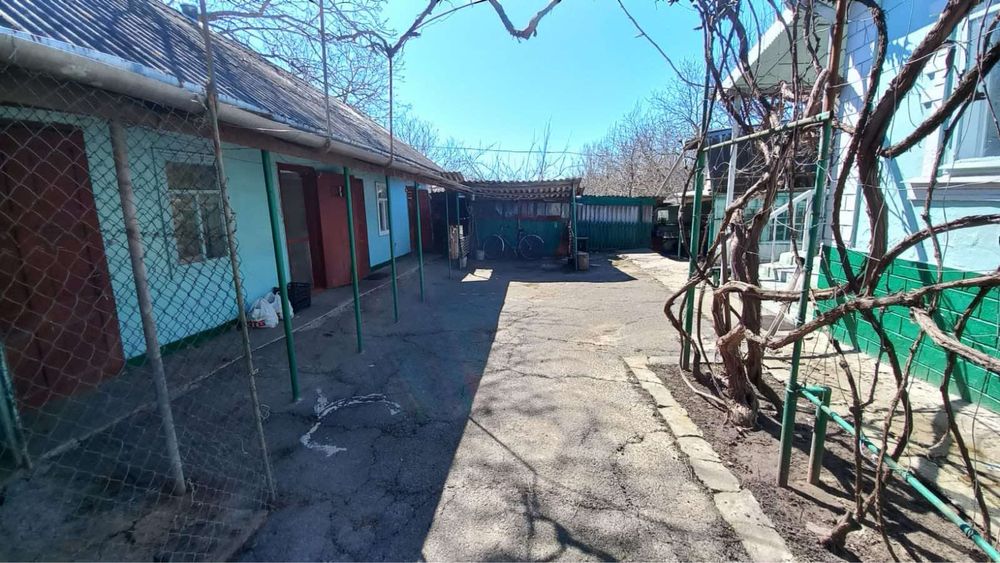 ТЕРМІНОВО  продається Будинок с. Яланець