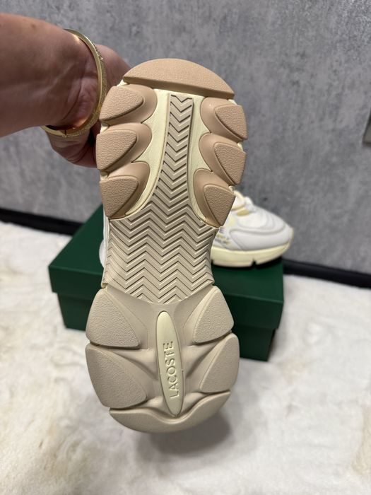 Неймовірно стильні кросівки Lacoste