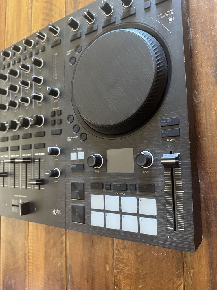 Controladora DJ Native Instruments Traktor Kontrol S4 MK3