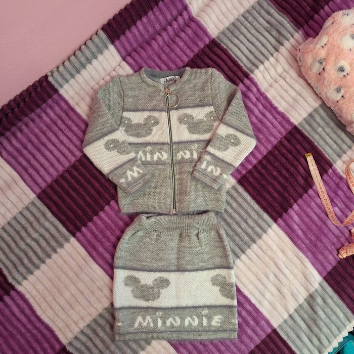 Новий костюм на дівчинку 4-5 років