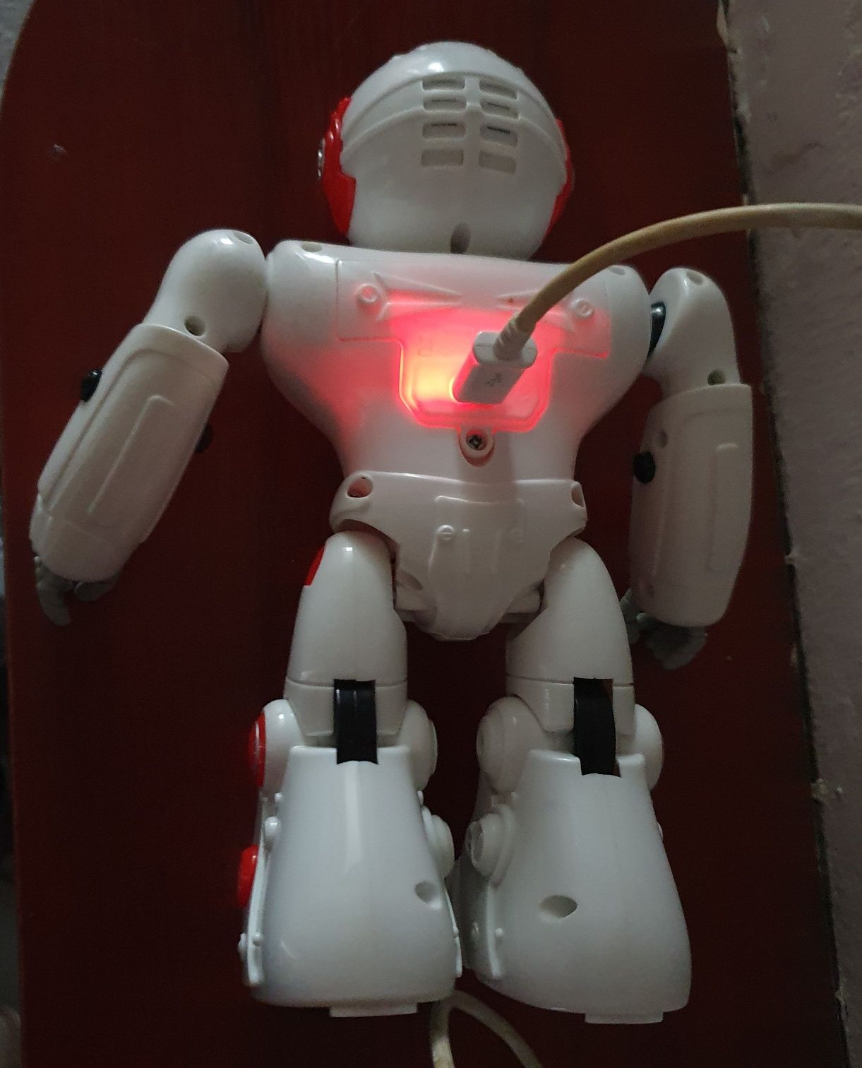 Zabawka robot chodzacy ,grajacy