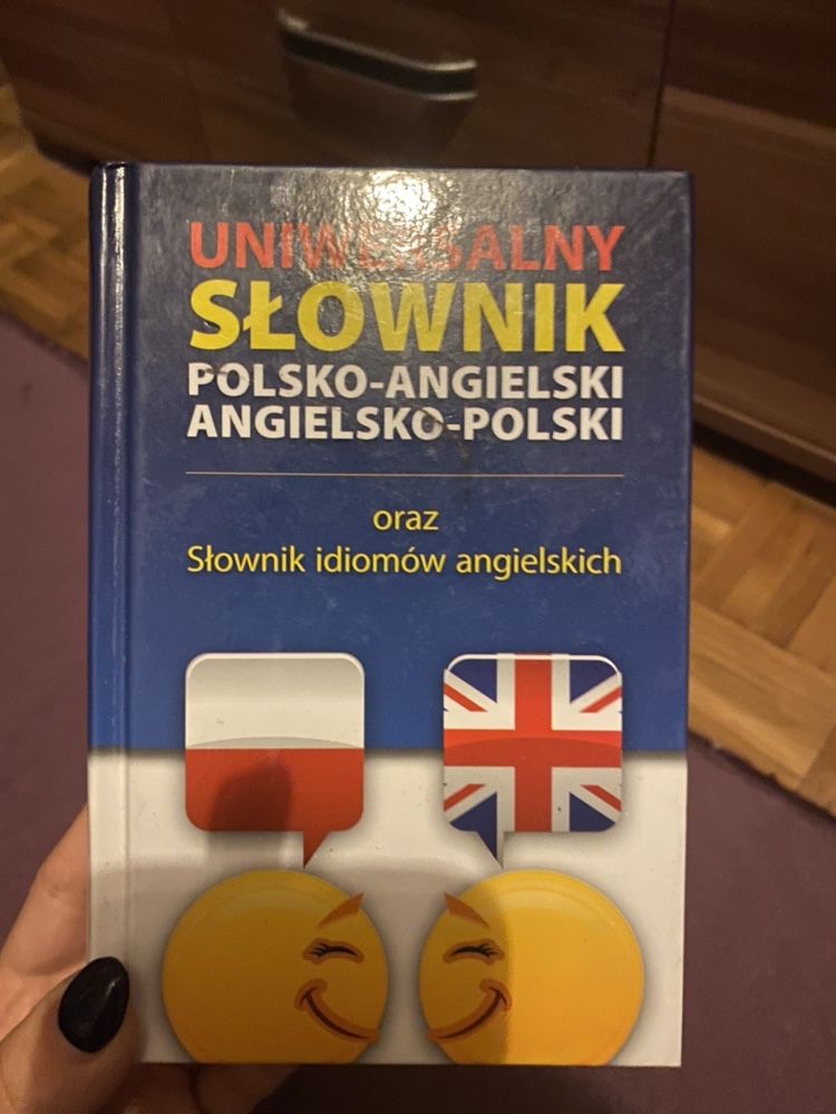 Uniwersalny słownik Polsko angielski i vs