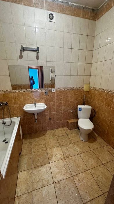 Продаж 1 км квартири в спальному районі міста