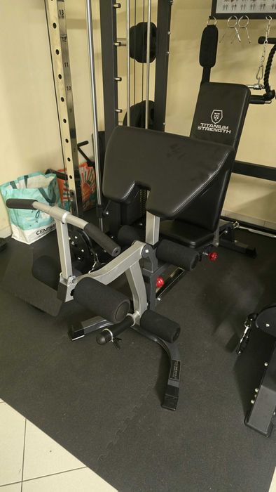 Banco de musculação Titanium Strength