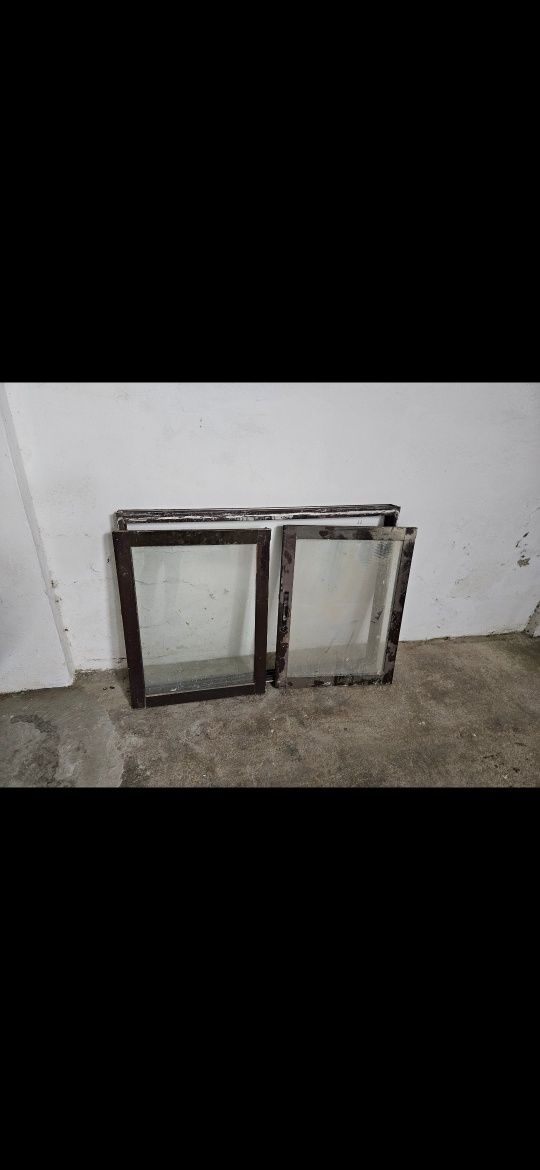 Janelas com aro e portada