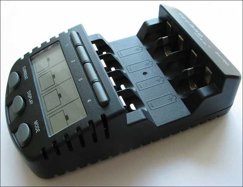 Technoline BC700 Умное Зарядное устройство АКБ АА ААА