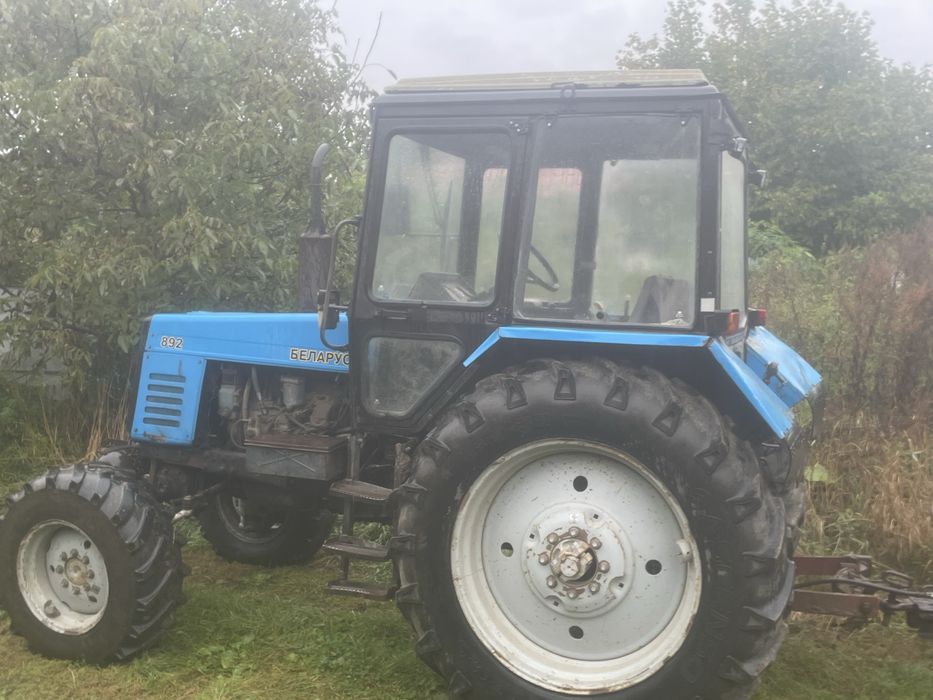 Продам трактор з навесним плуг лівосторонній