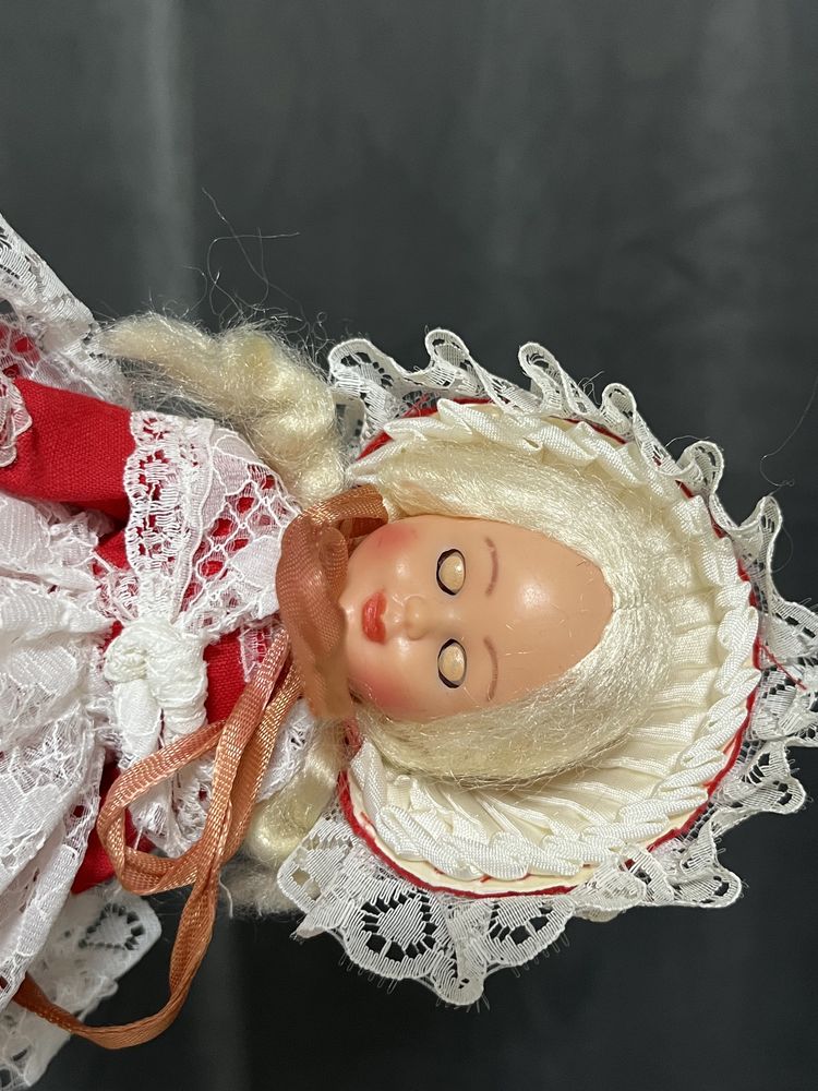 Коллекционная кукла Elle Schwartz