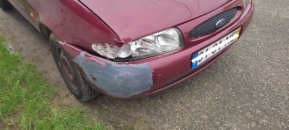 Vendo Ford fiesta de 1999, com 69,000 km. Bateria nova