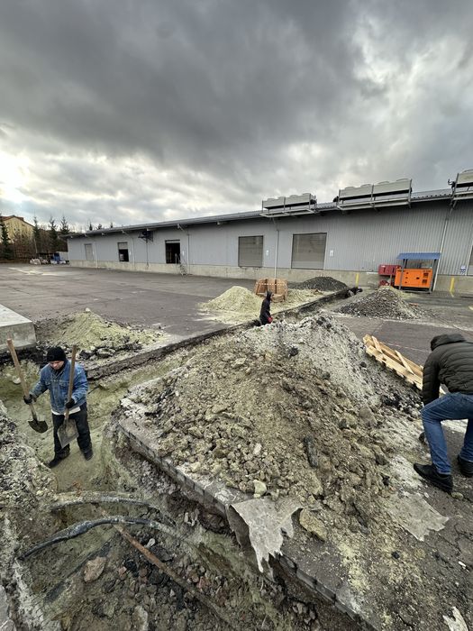 Копання землі траншей ровів  різноробочі послуги