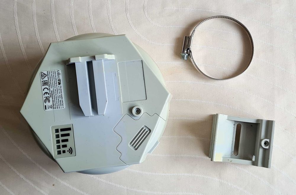 Точка доступа MikroTik SXT LTE Kit RBSXTR&R11e-LTE з модулем R11e-LTE