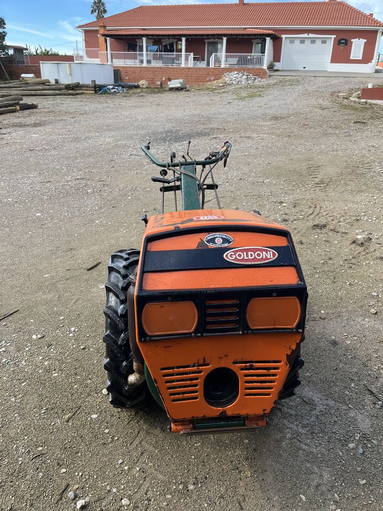 Trator Goldoni 719