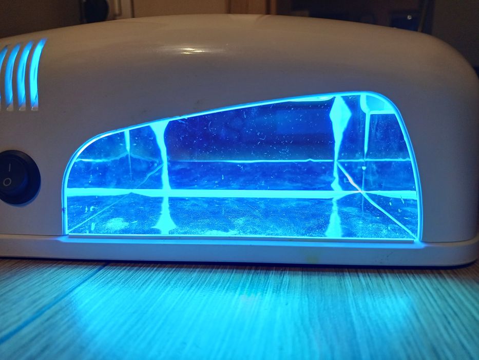 Lampa UV 9W do paznokci Sunny Nails