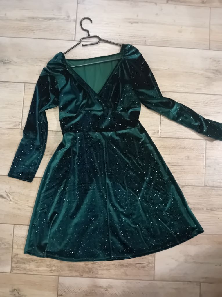 Nowa sliczna elegancka sukienka damska