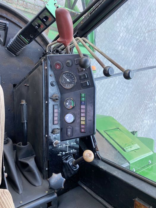 Комбайн John Deere 1072