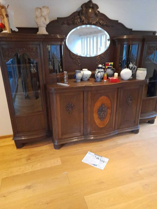 Kredens ciemny brąz