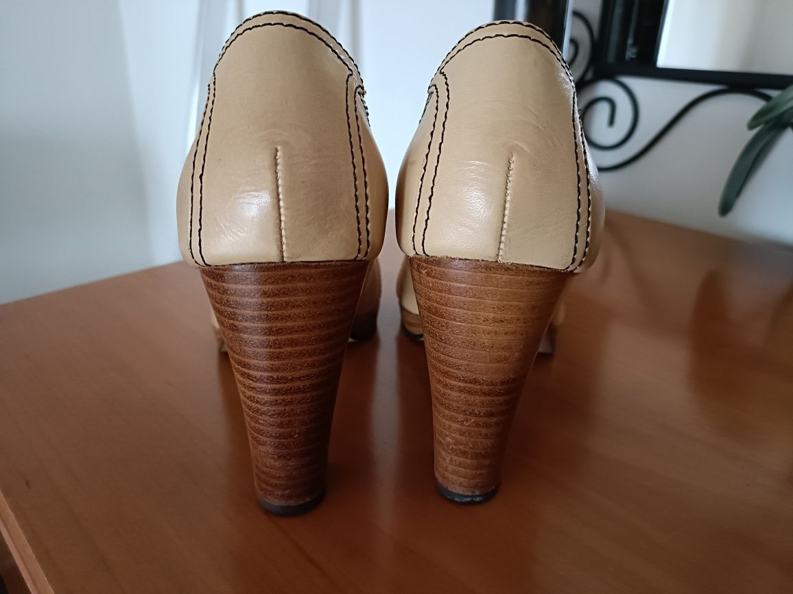 Sapatos Sfera em pele tam 38