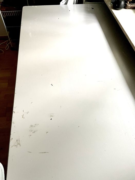 Sprzedam szerokie drewniane szare biurko 180 cm z żeliwną podstawą