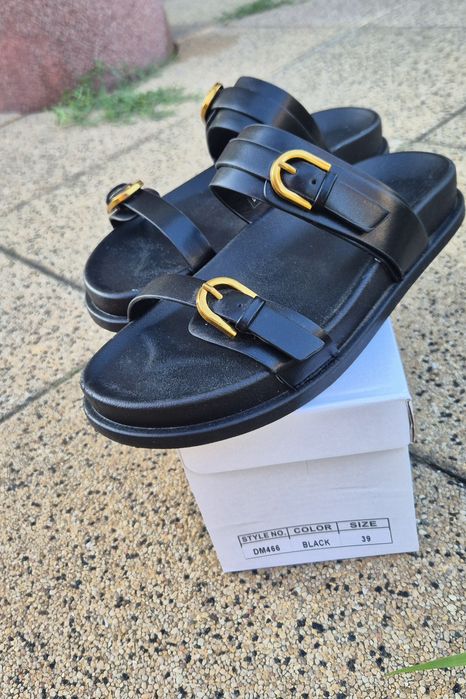 Czarne klapki Vices z dwoma paskami i klamrami Nilissea rozm 39, nowe