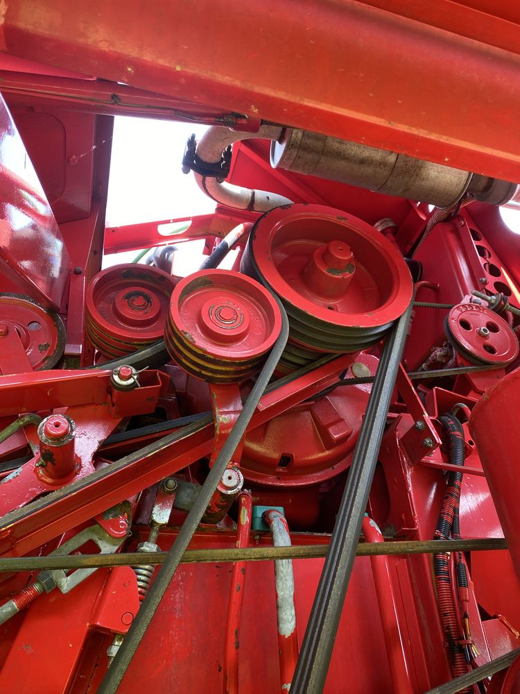Комбайн зернозбиралний MASSEY FERGUSON 28/SAMPO 2075