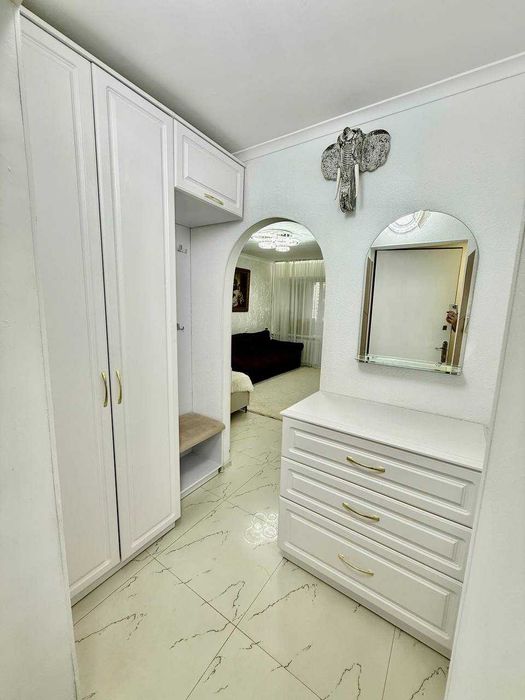 Продаю однокімнатну квартиру. Соборна. Ремонт, меблі, техніка!